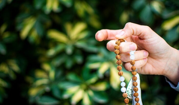 Meditación con Mantras 3 nuevos mantras para meditar estos dias con tu japa mala portada