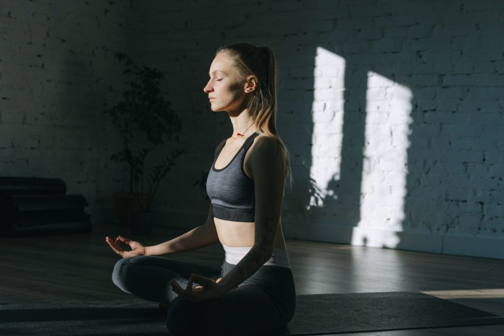 Meditación y contemplación 3 pexels ivan samkov 6648595