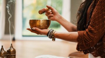 Meditar con Cuencos Tibetanos: Una Guía para Principiantes 8 meditar con cuencos tibetanos
