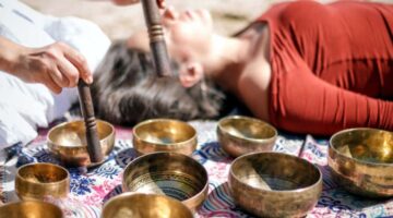 Terapia con cuencos tibetanos para aliviar el estrés y el dolor 9 terapia con cuencos tibetanos